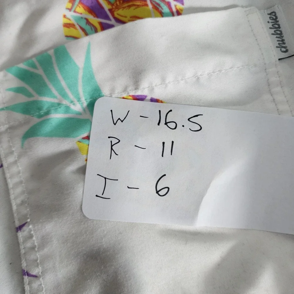 Chubbies Mens Medium Swim Trunks Lined White Pineapple Tropical Graphic Shorts